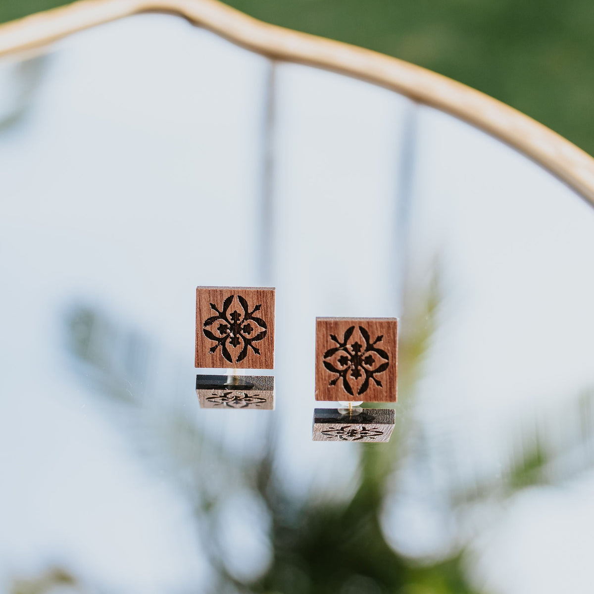 Puamelia Studs
