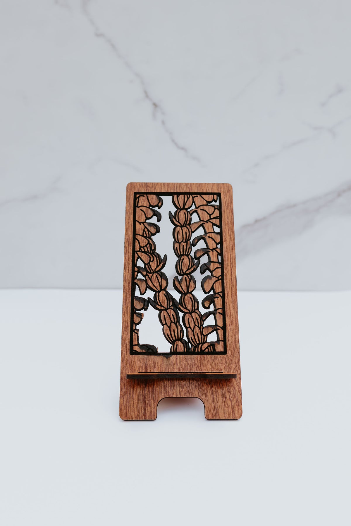Phone Stands: Lei
